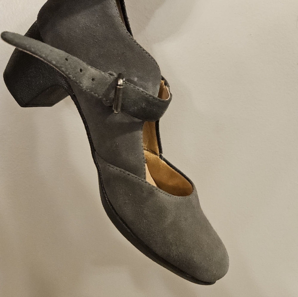 SoftWalk The Walking Store Suede Mary Janes - Picture 4 of 8